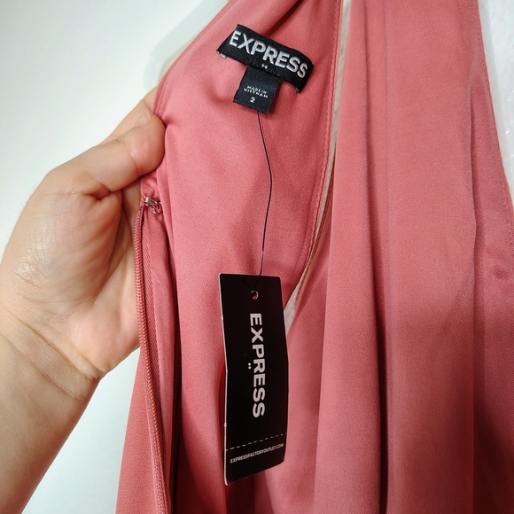 Express Coral Halter Fit&Flare Sleeveless Pleated Keyhole Neck Dress Sz 2 NWT - Picture 2 of 11